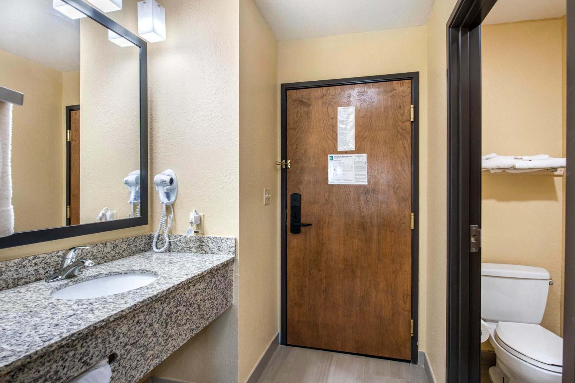 Quality Inn & Suites Brandenburg - Fort Knox Εξωτερικό φωτογραφία