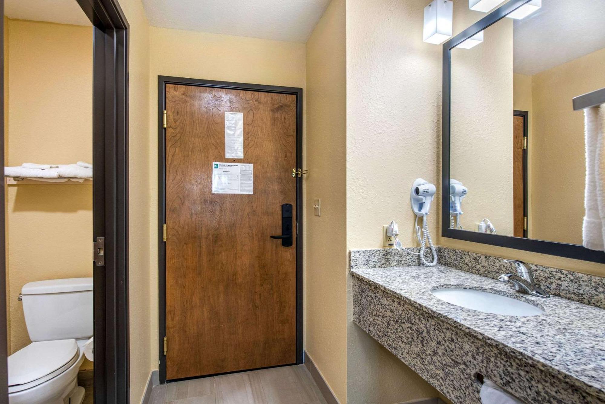 Quality Inn & Suites Brandenburg - Fort Knox Εξωτερικό φωτογραφία